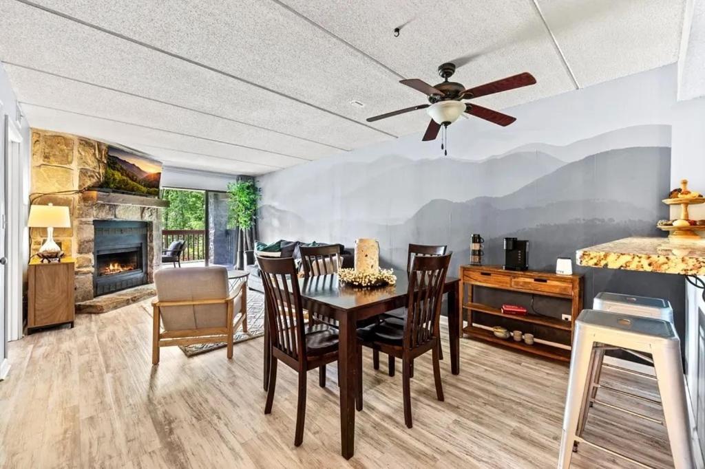 Views & Fireplace - Minutes To Gburg And Ober - Condo Gatlinburg Bagian luar foto
