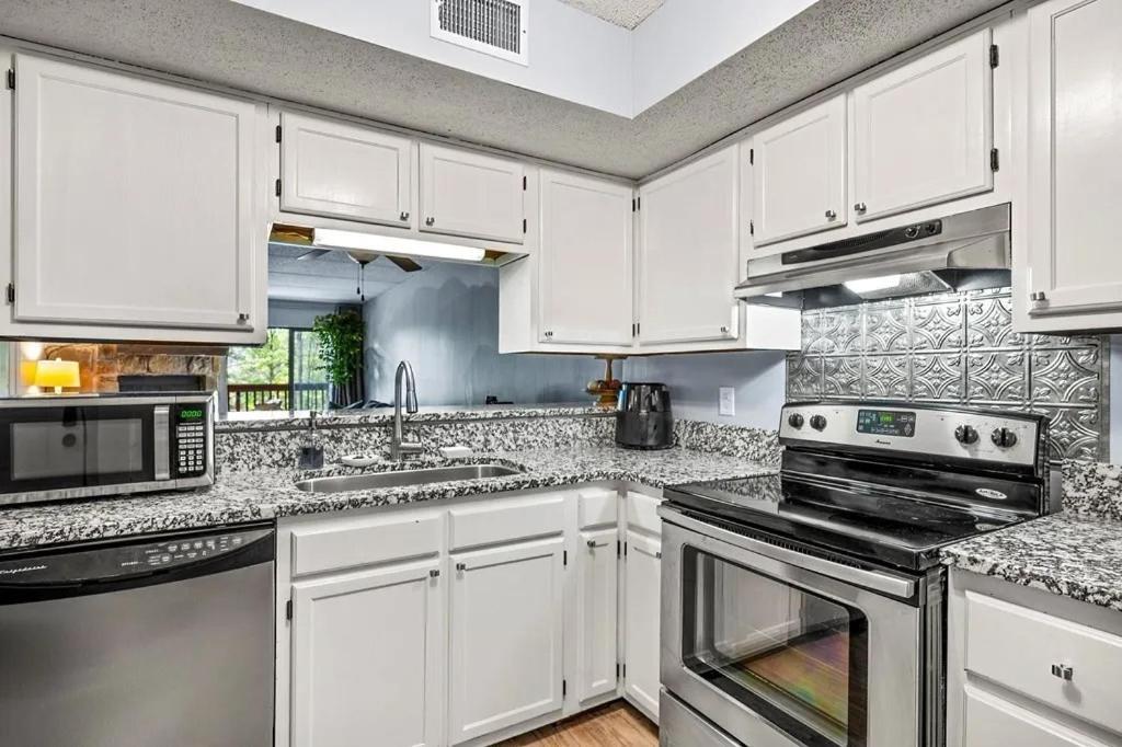 Views & Fireplace - Minutes To Gburg And Ober - Condo Gatlinburg Bagian luar foto