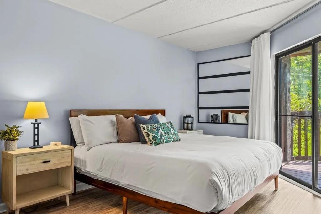 Views & Fireplace - Minutes To Gburg And Ober - Condo Gatlinburg Bagian luar foto