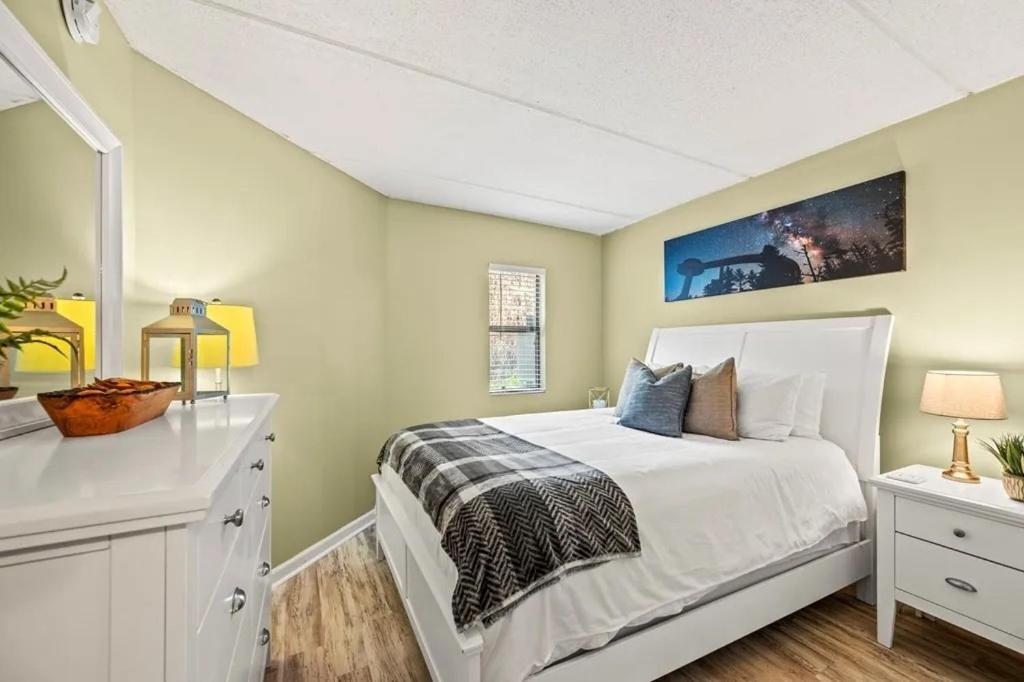 Views & Fireplace - Minutes To Gburg And Ober - Condo Gatlinburg Bagian luar foto